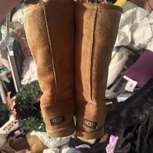 Womens UGG Classic Tall Boots. Size 9. Color: Chestnut